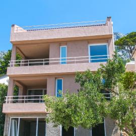 Apartments with parking space Brela, Makarska - 16596, hotel din Brela