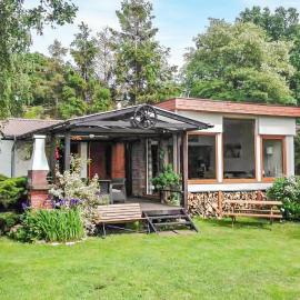 Lovely Home In Nowe Warpno With Wifi, Hotel in Nowe Warpno
