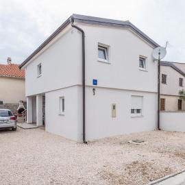 Apartments with parking space Vir - 18560