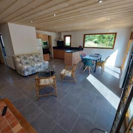 Chalet Les Noisetiers, hotel a Rochesson