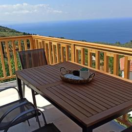 Sun Meets Sea, hotel sa Athanion