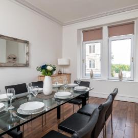 Spacious 5-Bedroom Townhouse in the West-End, hotel din Aberdeen