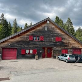 Chalet 8-10 personnes sur la station des Rousses โรงแรมในลามูรา
