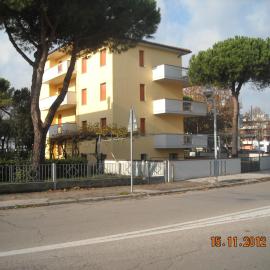 Amanda Appartamenti Trilocali, Hotel in Lido Adriano