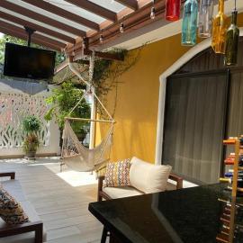 Airport SJO Residence Cars4Rent "Edward & Familia Inn", hotel u gradu Alahuela