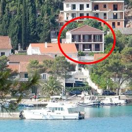 Apartments by the sea Loviste, Peljesac - 18656, hotel em Lovište