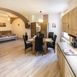 Apartmány Nežárka a privátní wellness, hotel in Jindřichŭv Hradec