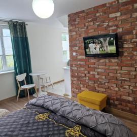 Kawalerka na pierwszym piętrze, khách sạn ở Malbork