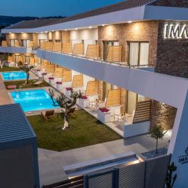 Imagine Luxury Suites, hótel í Nikiti