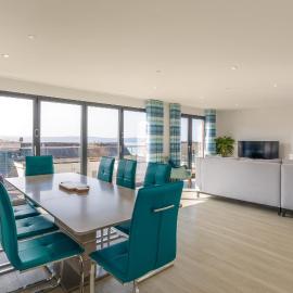 8 Challacombe - Luxury Apartment at Byron Woolacombe, only 4 minute walk to Woolacombe Beach!, hotel in Woolacombe