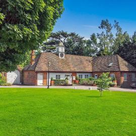 The Coach House by Bloom Stays, hotell i Harrietsham
