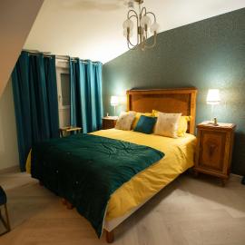 Chambre art deco Gatsby dans maison d'hote "Le Petit Clouet" - Rochecorbon، فندق في روتشيكوربون