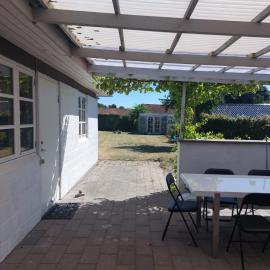 Stuelejlighed med have og overdækket terrasse, hotel en Odense