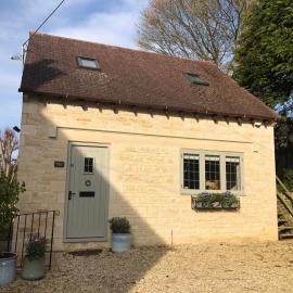 Cotswold Lodge、ペインズウィックのホテル