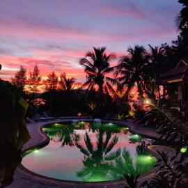 RED PEARL BEACH RESORT, hotelli kohteessa Chaloklum