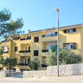 Apartments with parking space Baska, Krk - 18793, hotel en Baška