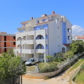 Apartments with parking space Businci, Ciovo - 18800, ξενοδοχείο στο Τρογκίρ