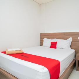 RedDoorz Plus @ Jalan Pemuda Timur Bojonegoro, hotell i Bojonegoro
