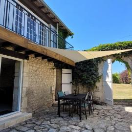 Cottage rénové avec piscine et terrasse