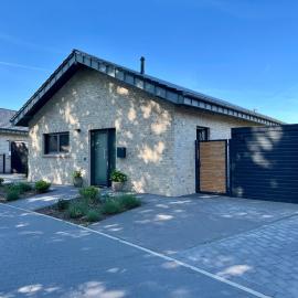 Schönes Ferienhaus mit Sauna am Harkebrügger See in der Nähe von Oldenburg, hotel a Barßel
