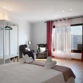 Suite Émber-Fuego, hotel in Soportújar
