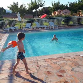 Villa climatisée 4-6 pers avec piscine, terrasse & jardin - 2 min plage, hotel in Cervione
