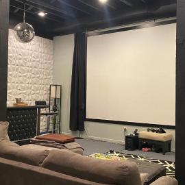 160inch Home Movie Theater- Great for movie night!, hotel v destinaci Omaha