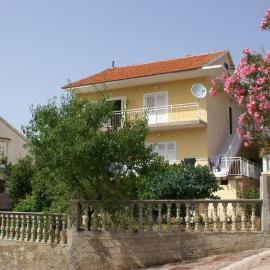 Apartment Grebastica 4207b, hotel a Bašelovići