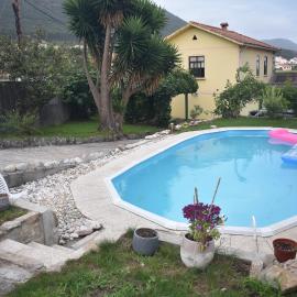 Casa con piscina al lado del mar en Viladesuso
