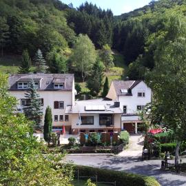 Ferien und Selbstversorgerhaus für Gruppen Sauerthaler Hof - Loreley，Sauerthal的飯店