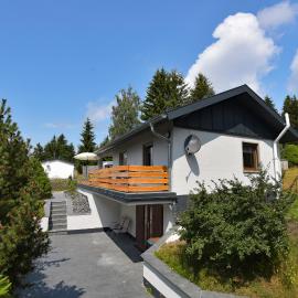 Bungalow im Thüringer Wald/ Haus Selma, מלון בזול