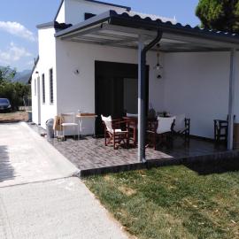 Σπίτι με σοφίτα μπροστά στη θάλασσα, hotel a Trápeza