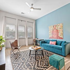 Modern & Chic 1BR Luxury Apts Close to Downtown & Airport