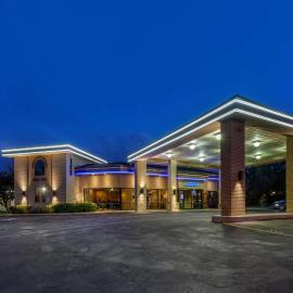 Best Western Dunmar Inn, хотел в Еванстън