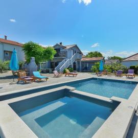 Family-friendly apartments with swimming pool Privlaka, Zadar - 5762