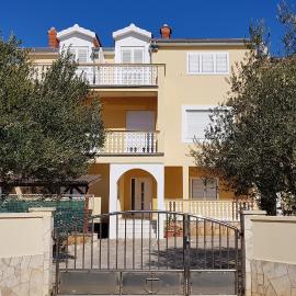 Apartments with parking space Vrsi - Mulo, Zadar - 5796