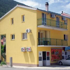 Viesnīca Apartments by the sea Trpanj, Peljesac - 4510 pilsētā Trpanja