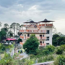 Kafal Gates, hotel in Lansdowne