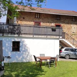 Alojamiento rural, jardín, a 25 minutos de Bilbao, parking gratuito, hotel in Arantzazu
