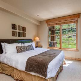 Lodges at Deer Valley - #2220, hotel in Park City