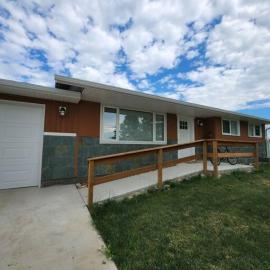 Feel at home, Country style family house., hotel din Magrath