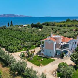 Beachfront Villa Samantha's Paradise, hotel in Kiveri