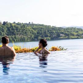 Serviced Apartments by Hotel de Charme Laveno, hotel in Laveno-Mombello