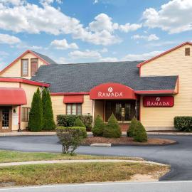 Ramada by Wyndham Groton Mystic, hotel di Groton