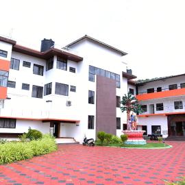 NIRVANA HOLISTIC LIVING – hotel w mieście Varagampadi