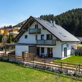 Aberle Apartments, hotel di Rossleithen