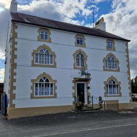 Ty Llew, hotel u gradu Llandysilio