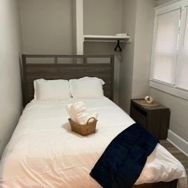 Adorable Bungalow، فندق في انديانابوليس