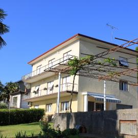 Apartments with parking space Lovran, Opatija - 7705, hotel in Lovran