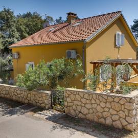 Apartments by the sea Artatore, Losinj - 8022, hotel in Cunski